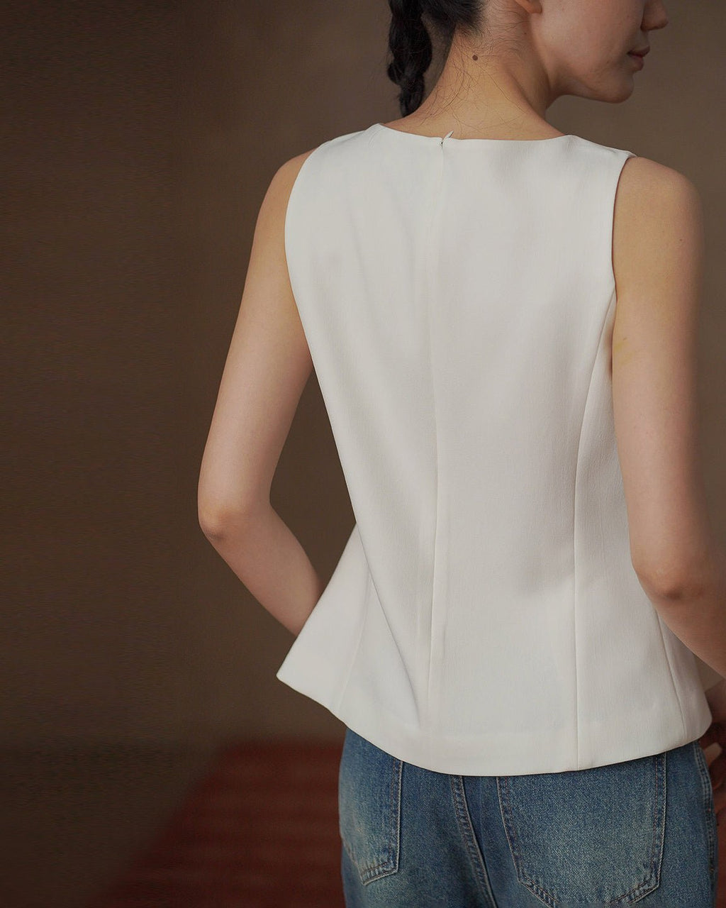 Front Slit Sleeveless Top - atelier hibito