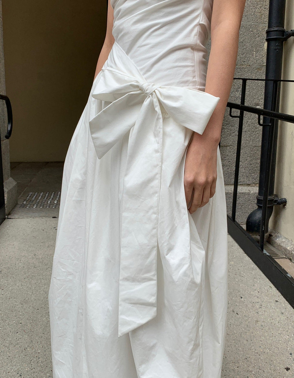 Strapless Cocoon one-piece - White - atelier hibito