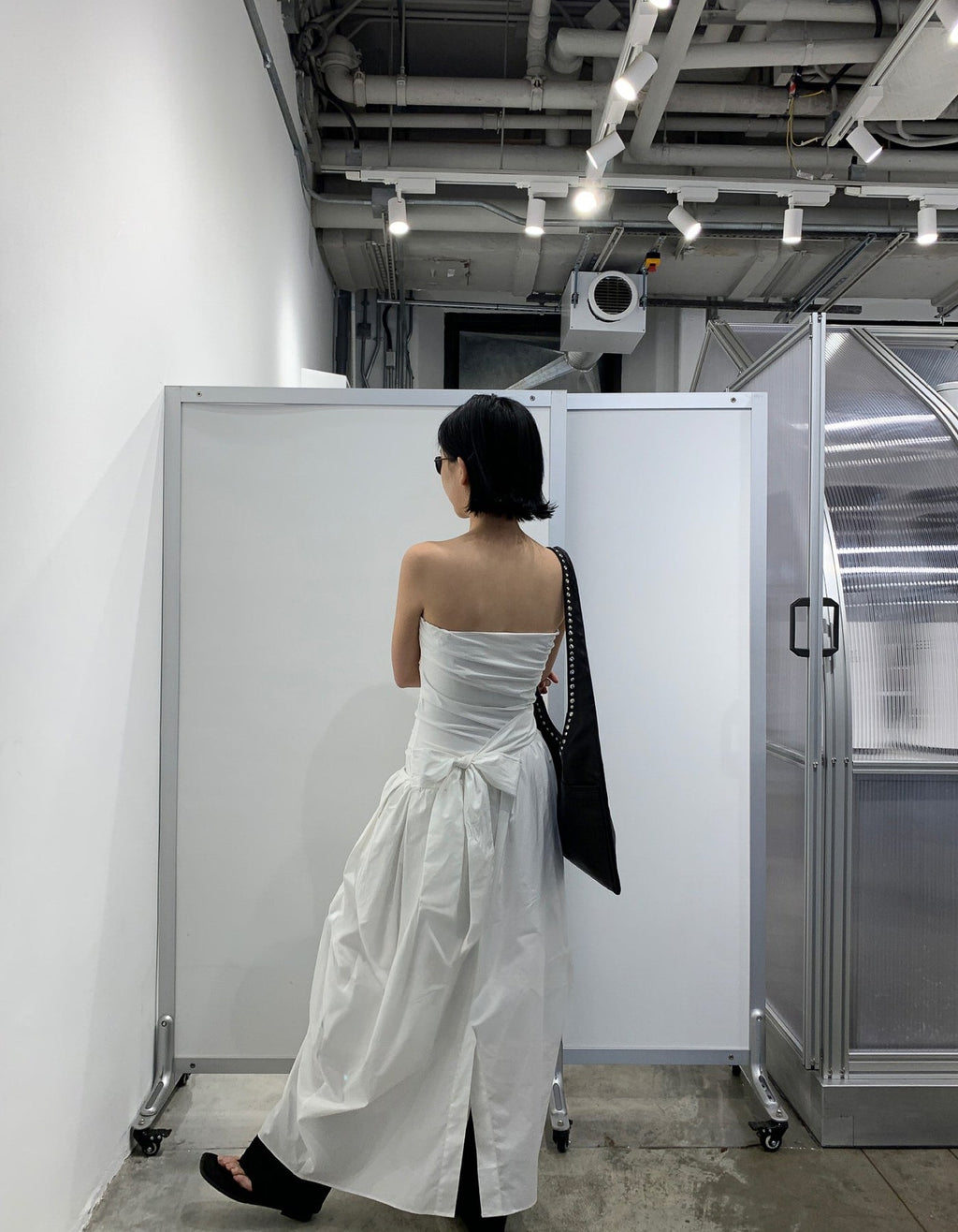 Strapless Cocoon one-piece - White - atelier hibito