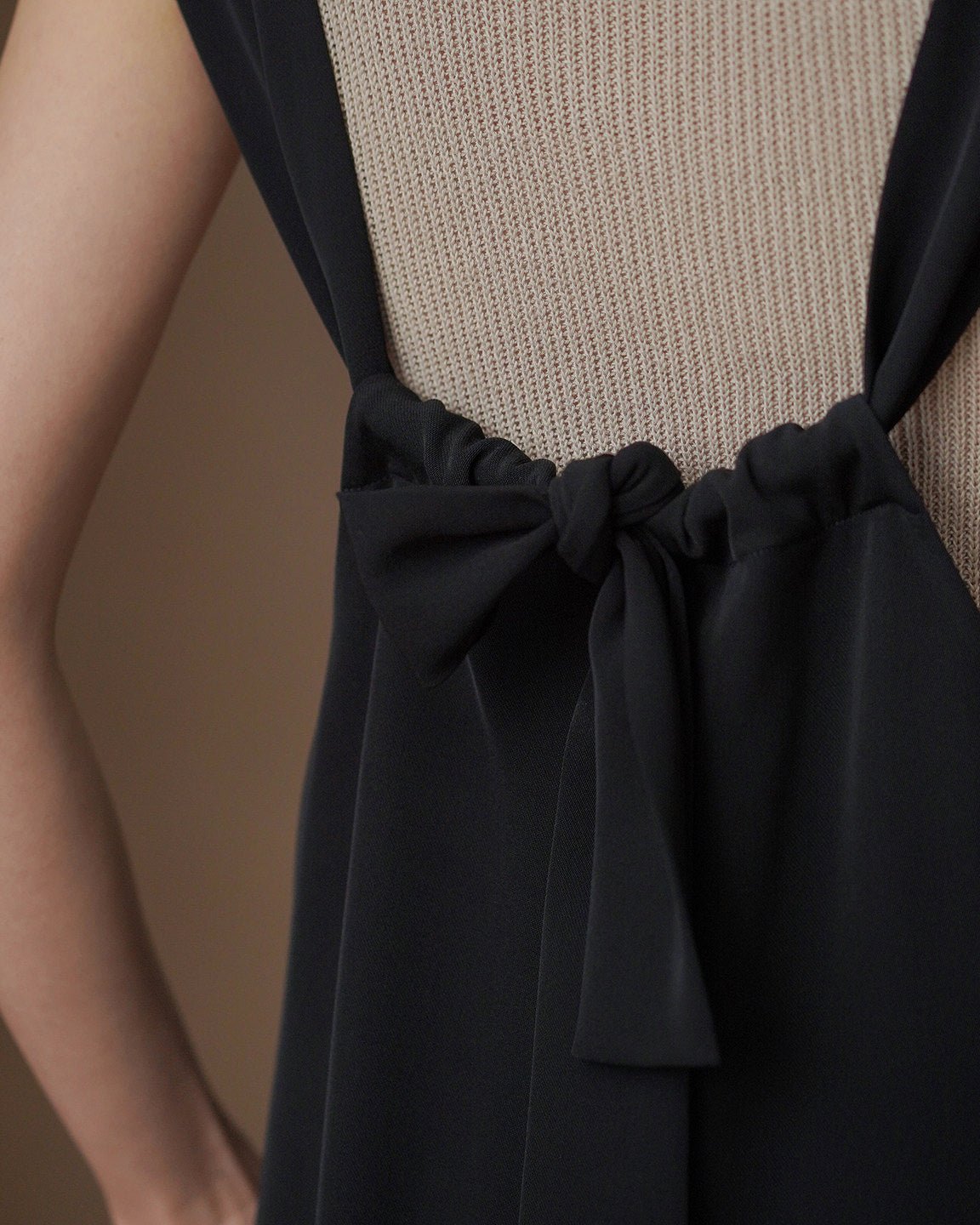 V-cut Ribbon Salopette - atelier hibito